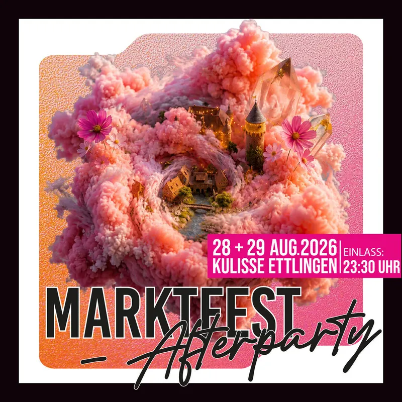 Flyer der Marktfest Afterparty: rosa Rauchwirbel um eine beleuchtete Miniatur-Altstadt mit Turm, gerahmt von Kosmeen und Bergkristallen